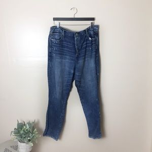 [American Eagle] High Rise Girlfriend Jeans